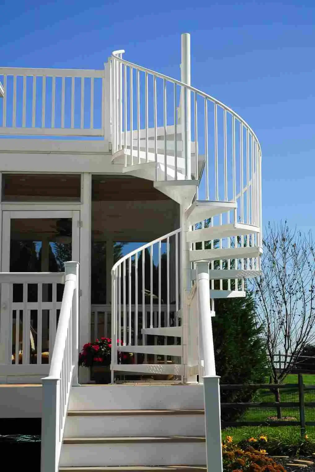 white powder coated aluminum spiral staircase